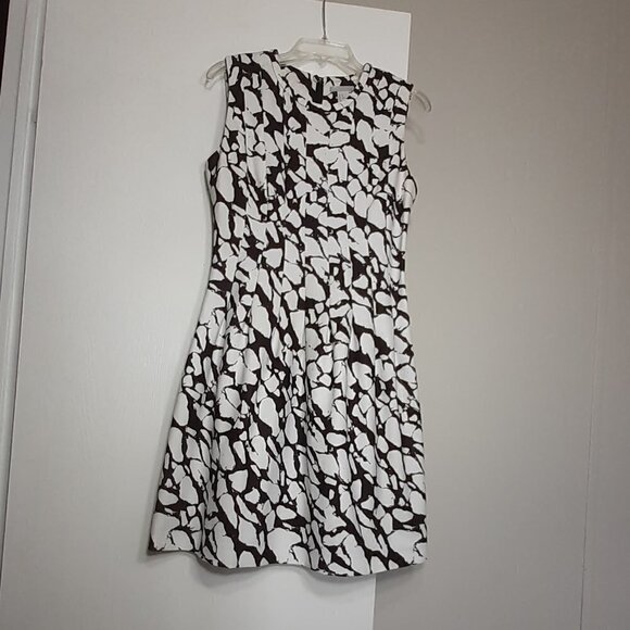 H&M Sleeveless, Knee Length Dress / Fit to Flare; Size 10 - Picture 1 of 5